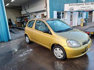 Toyota Yaris Yaris (P1) Hatchback 1.0 16V VVT-i (1SZFE) [50kW] picture 3