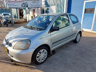 skadebil auto Toyota Yaris Yaris (P1) Hatchback 1.3 16V VVT-i 2001/2