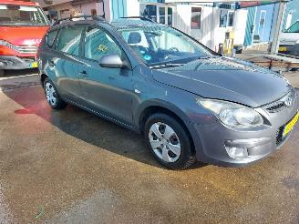 Hyundai I-30 i30 Crosswagon (WWH) Combi 1.6 CVVT 16V picture 3