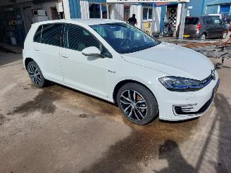 Volkswagen e-Golf Golf VII (AUA) Hatchback e-Golf picture 3