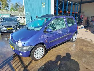 skadebil auto Renault Twingo Twingo (C06) Hatchback 3-drs 1.2 16V 2001/6