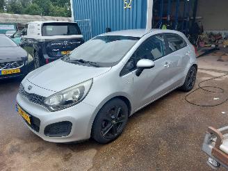 Voiture accidenté Kia Rio Rio III (UB) Hatchback 1.2 CVVT 16V 2011/12
