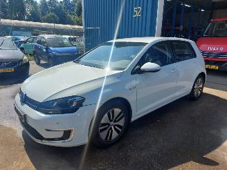Voiture accidenté Volkswagen e-Golf Golf VII (AUA) Hatchback e-Golf 2015/4