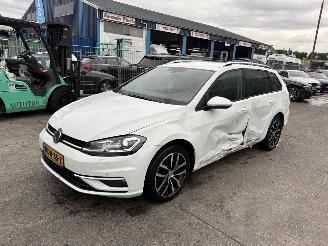 Schadeauto Volkswagen Golf 1.6 TDI 85KW DSG Clima Navi Led Xenon 2019/5