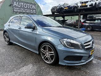 krockskadad bil auto Mercedes A-klasse 200 Autom. 115KW Navi Clima Led Xenon AMG-Pakket NAP 2013/1
