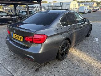Coche accidentado BMW 3-serie 330e 135KW Autom. Clima Navi Leer Schuifdak High Executive NAP 2016/12