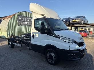 škoda dodávky Iveco Daily 3.0 Autom. 132KW 35S18H 410 Chassiscabine Luchtremmen 2022/12