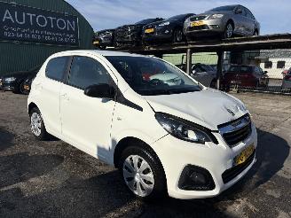 Damaged car Peugeot 108 1.0 E-VTI 50KW Airco Led Active 5-Drs NAP 2016/8