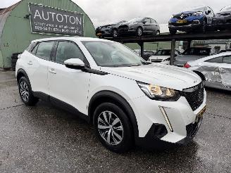 Schadeauto Peugeot 2008 1.2 75KW Clima Navi Led 360 view Active NAP 2021/2