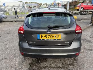 Ford Focus 1.0 92KW Clima Navi Camera Keyless Titanium picture 3