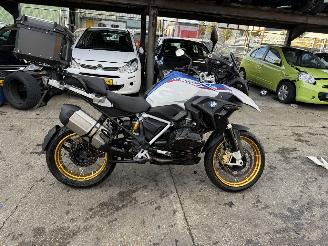 damaged motor cycles BMW R 1250 GS 100KW All-Road Topkoffer 2019/1