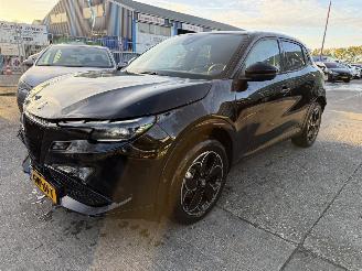 Coche accidentado Alfa Romeo Junior Elettrica 54 kWh 115KW Clima Navi Camera DNA NAP 2024/12