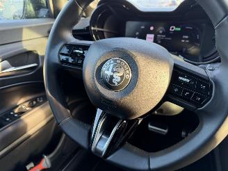 Alfa Romeo Junior Elettrica 54 kWh 115KW Clima Navi Camera DNA NAP picture 14