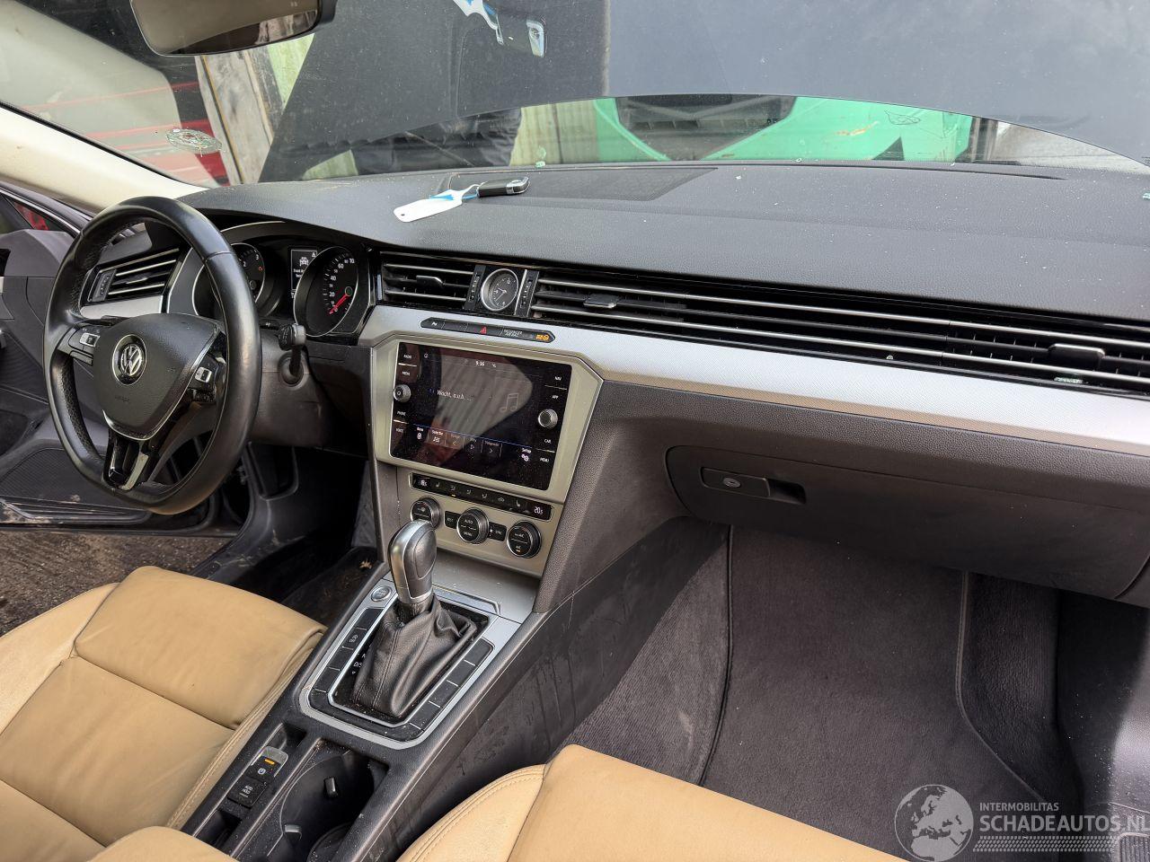 Volkswagen Passat 1.6 TDI 88KW DSG Clima Navi Comfortline