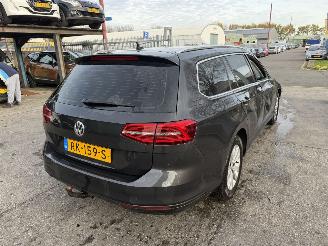 Volkswagen Passat 1.6 TDI 88KW DSG Clima Navi Comfortline picture 6