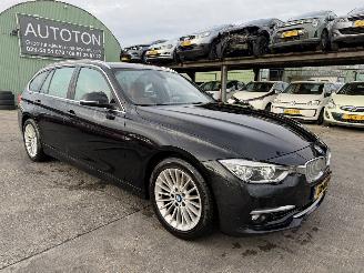 Vaurioauto  passenger cars BMW 3-serie 318i 100KW Autom. Clima Navi Leer Led Xenon Luxury Edition NAP 2019/6