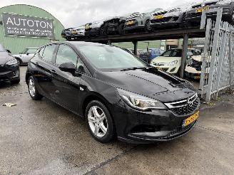 Vaurioauto  passenger cars Opel Astra 1.0 77KW  Clima Navi Led Business 5-Drs 2016/10