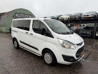 damaged passenger cars Ford Transit 2.2 TDCI 74KW 9-Pers Airco Navi L1H1 2014/7