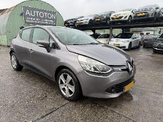 skadebil auto Renault Clio 1.2 88KW Automaat Navi Clima Expression NAP 2015/4