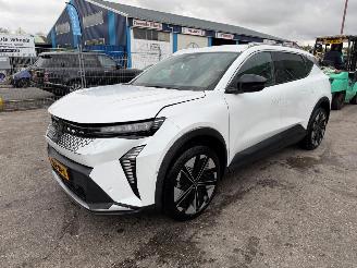 Vaurioauto  passenger cars Renault Scenic EV60 Comf. Range Techno 125 & 55kW NAP 2024/9