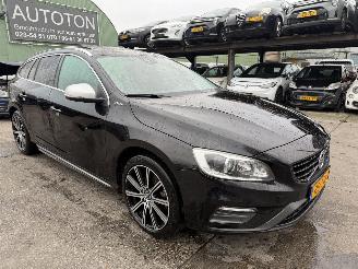 krockskadad bil auto Volvo V-60 2.4 D6 Autom. 162KW Twin Engine Schuifdak Navi Led R-Design NAP 2015/12