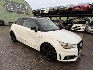 Schadeauto Audi A1 1.2 TFSI 63KW Navi Leer Clima Admired NAP 2014/12