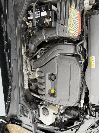 Volkswagen Golf 1.5 TSI 96KW R-Line Pano Clima Navi picture 14