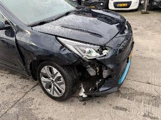 Kia e-Niro 64 kWh 150KW Autom. Clima Navi Led Xenon ExecutiveLine picture 15