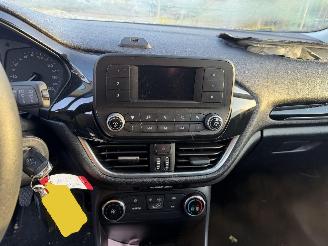 Ford Fiesta 1.1 63KW Airco 5-Deurs NAP picture 8