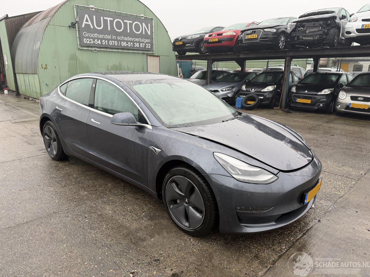 Tesla Model 3 75 kWh 258KW Long Range AWD Clima Navi Pano NAP