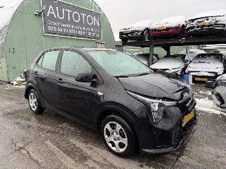 Schadeauto Kia Picanto 1.0 DPI 46KW Clima Navi Led DynamicLine Camera NAP 2025/7
