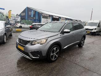 uszkodzony samochody osobowe Peugeot 5008 1.2 96KW Autom. Clima Navi Led Camera Allure 7-Pers 2018/8