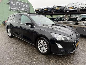 damaged passenger cars Ford Focus 1.0 Ecoboost 114KW Hybrid  Autom. Pano Clima Navi Camera ST-Line X Business NAP 2020/10