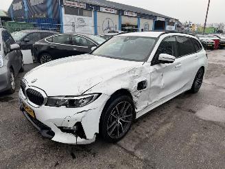 BMW 3-serie 330e 135KW Autom. Clima Navi Leer Led picture 5