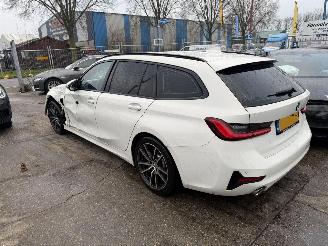 BMW 3-serie 330e 135KW Autom. Clima Navi Leer Led picture 4