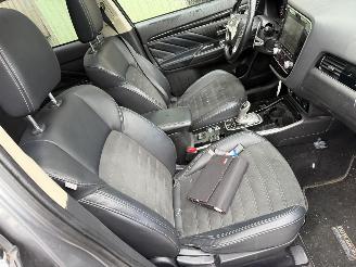 Mitsubishi Outlander 2.4 PHEV 99KW Autom. Clima Navi Led Schuifdak Intense+ NAP picture 6