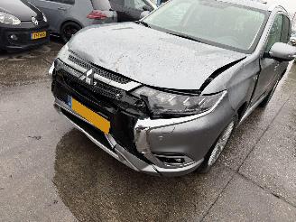Mitsubishi Outlander 2.4 PHEV 99KW Autom. Clima Navi Led Schuifdak Intense+ NAP picture 23