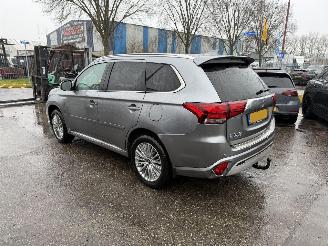 Mitsubishi Outlander 2.4 PHEV 99KW Autom. Clima Navi Led Schuifdak Intense+ NAP picture 3