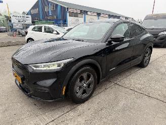 Schadeauto Ford Mustang Mach-e 98 kWh Extended 210KW RWD 2021/7