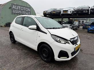 krockskadad bil auto Peugeot 108  2015/1