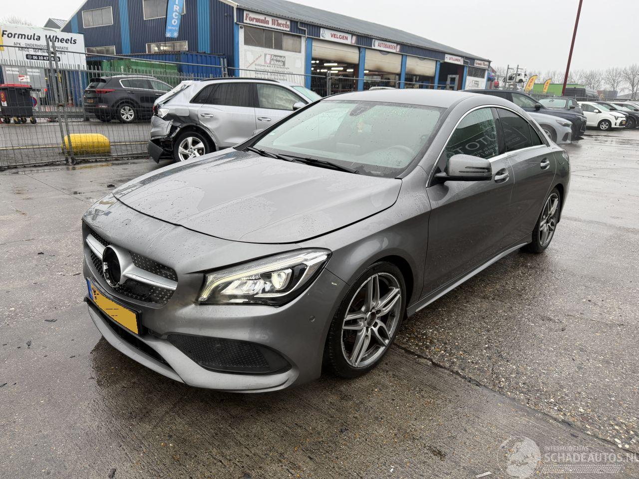 Mercedes Cla-klasse 180 90KW Autom. Clima Navi Led Xenon AMG Upgrade Edition Camera NAP