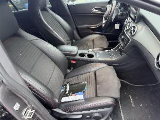 Mercedes Cla-klasse 180 90KW Autom. Clima Navi Led Xenon AMG Upgrade Edition Camera NAP picture 8