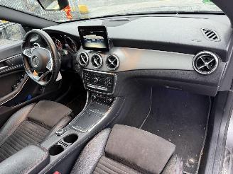 Mercedes Cla-klasse 180 90KW Autom. Clima Navi Led Xenon AMG Upgrade Edition Camera NAP picture 7
