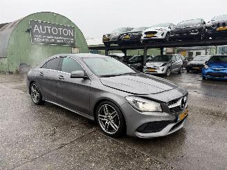 krockskadad bil auto Mercedes Cla-klasse 180 90KW Autom. Clima Navi Led Xenon AMG Upgrade Edition Camera NAP 2018/8