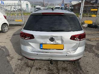 Volkswagen Passat 1.6 TDI 88KW DSG Clima Navi Led Camera Comfort Business picture 16