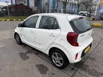 Schadeauto Kia Picanto 1.0 DPI 49KW Airco 5-Drs Comfortline NAP 2022/12