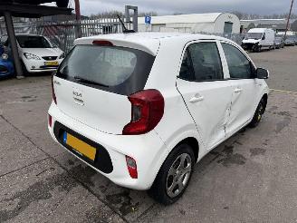 Kia Picanto 1.0 DPI 49KW Airco 5-Drs Comfortline NAP picture 4