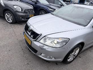 Skoda Octavia 1.6 TDI 77KW Clima Navi Xenon Elegance picture 13