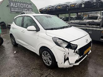 krockskadad bil auto Hyundai I-10 1.0 49KW Comfort Airco 5-Deurs Led NAP 2021/12