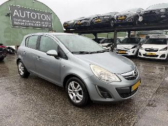 damaged passenger cars Opel Corsa 1.2-16V 63KW Airco 5-Drs Berlin 2012/5